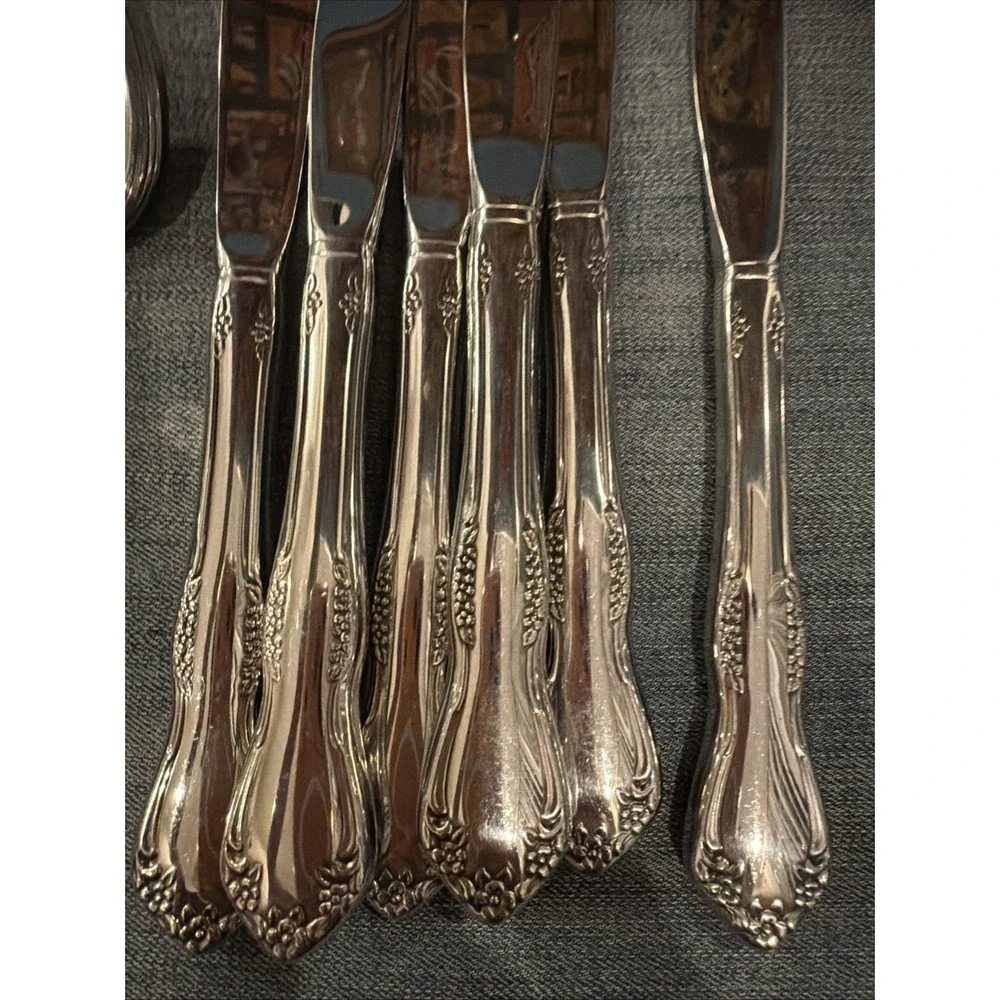 Lot of 34 Wm A Rogers Oneida LTD Mansfield Amadeus Deluxe Stainless Flatware